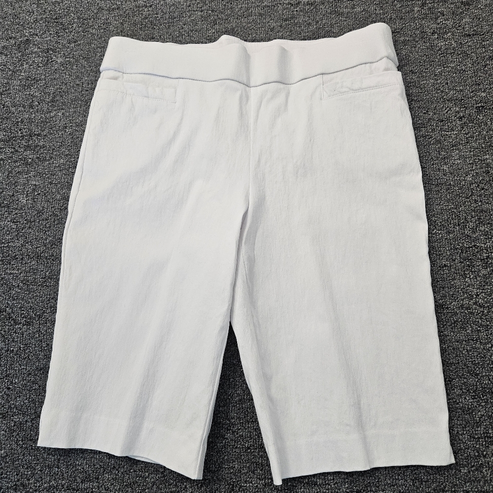 Women's White Bermuda Shorts.  Pull On Style